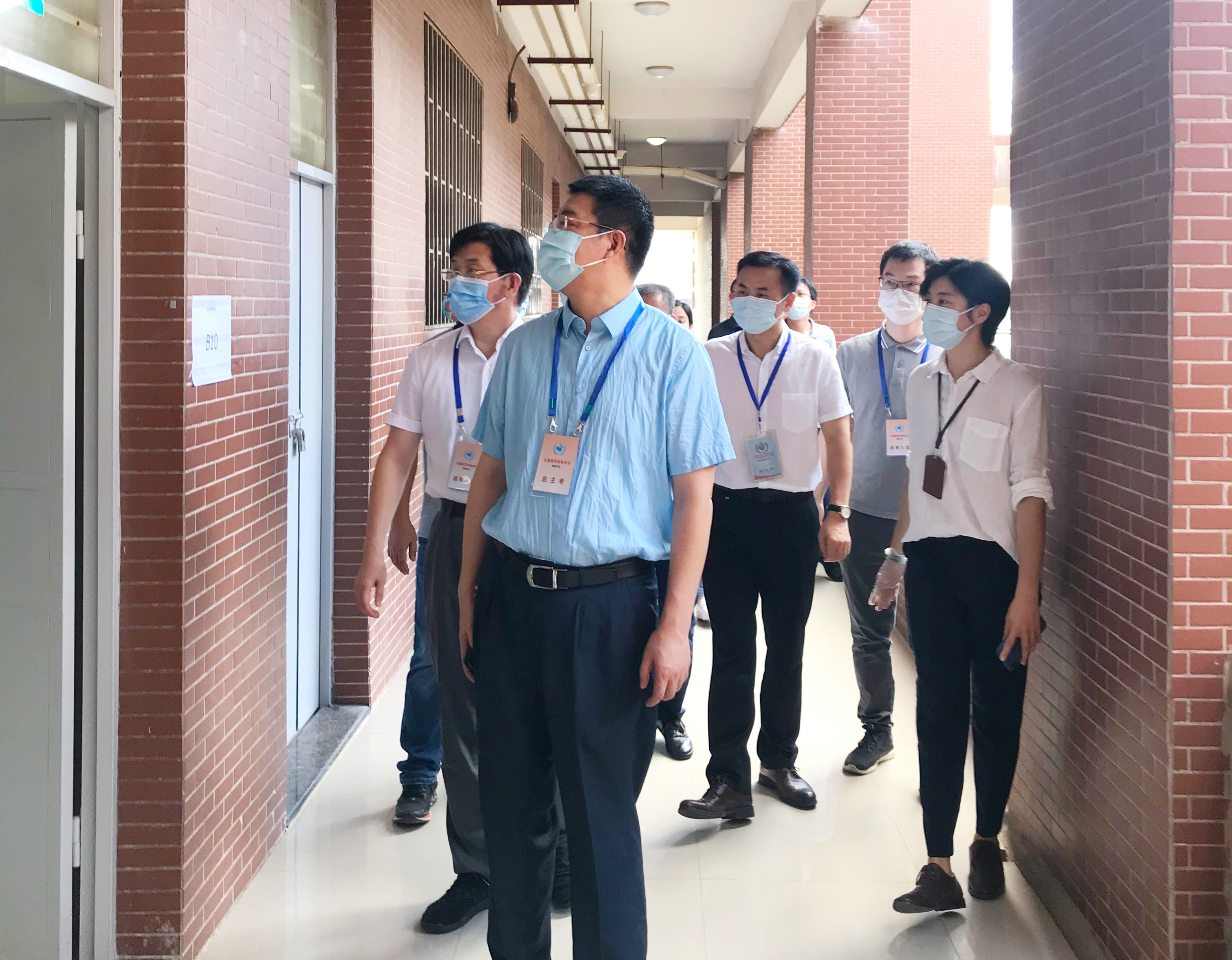 福建省卫健委党组成员,杨闽红副主任一行巡视考场